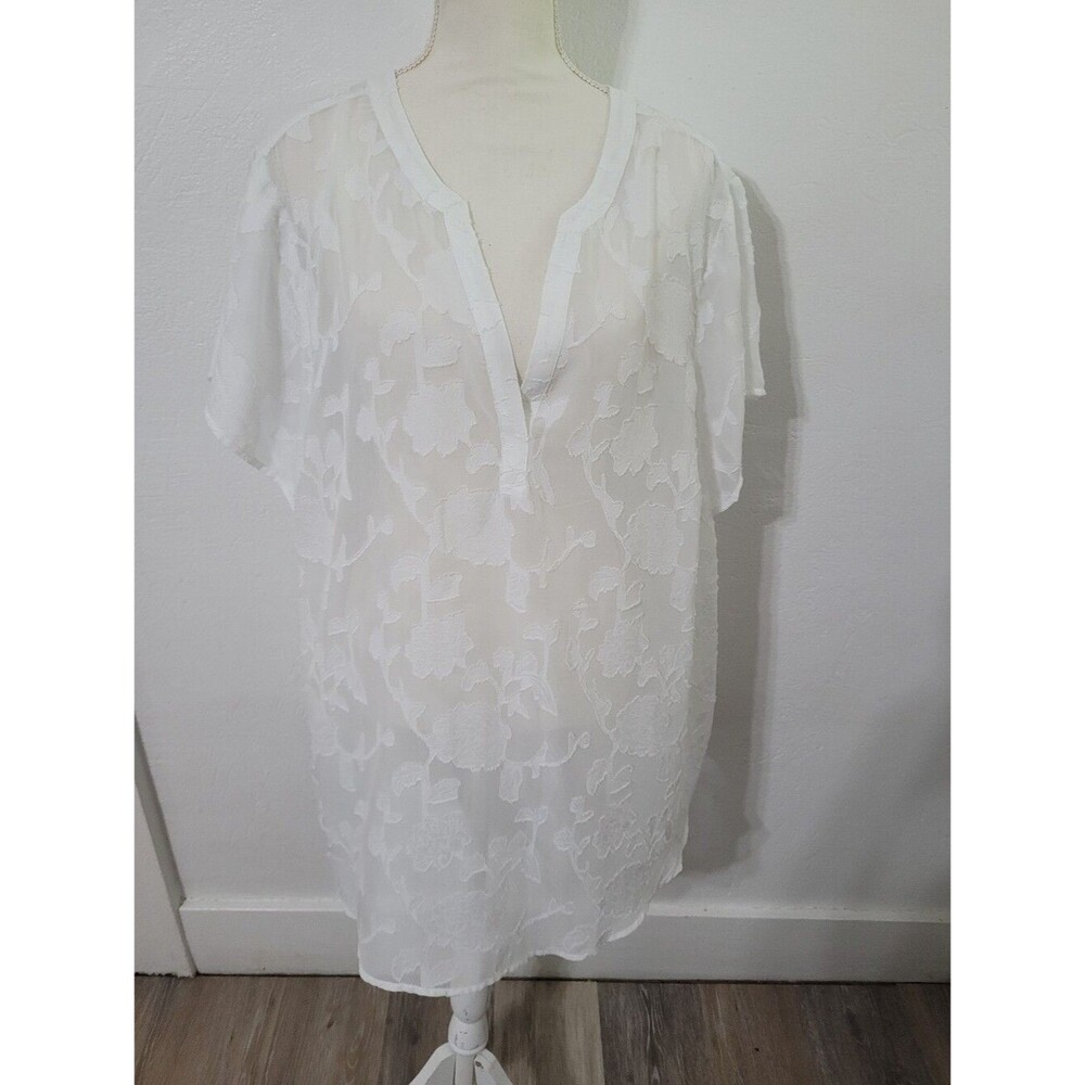 White Chiffon Pullover Blouse V Neck Coquette Torrid Size 4 Sheer Floral
